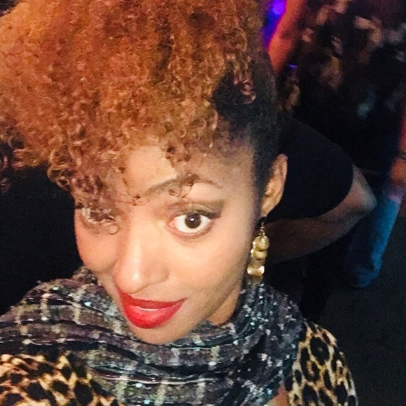 Meet your Posher, Kay - Picture 7 of 8